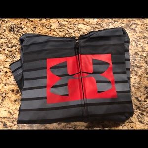 Boys youth large Under Armour 10-12.